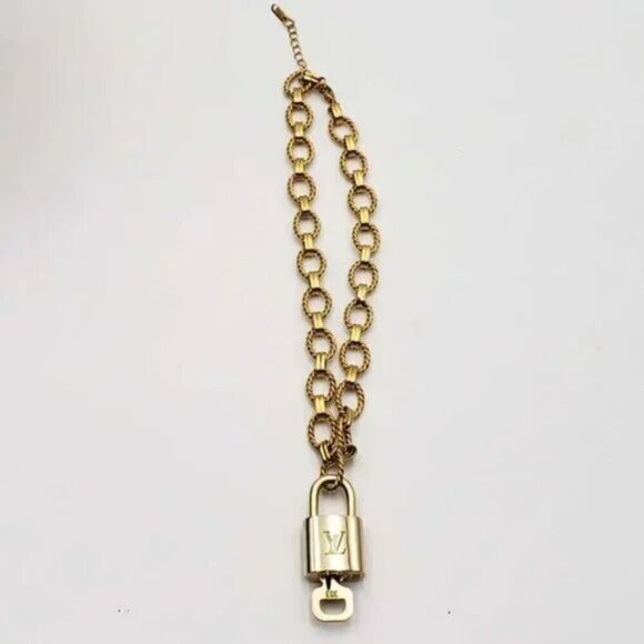 100% Auth Louis Vuitton Lock & Key with Gold Plated Gold Chain Necklace - Picture 3 of 7